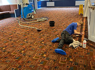 Commercial Carpet Cleaner